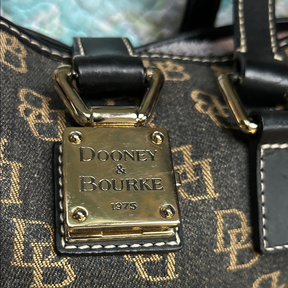 Dooney & Bourke Vintage signature Monogram canvas bucket shoulder bag - Picture 6 of 8
